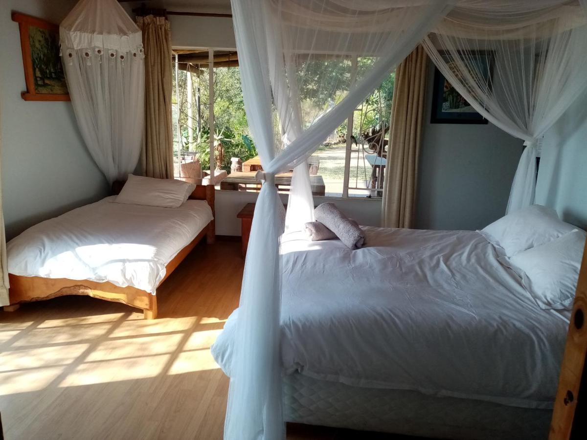 Bushwhacked Barberton Hotel ภายนอก รูปภาพ