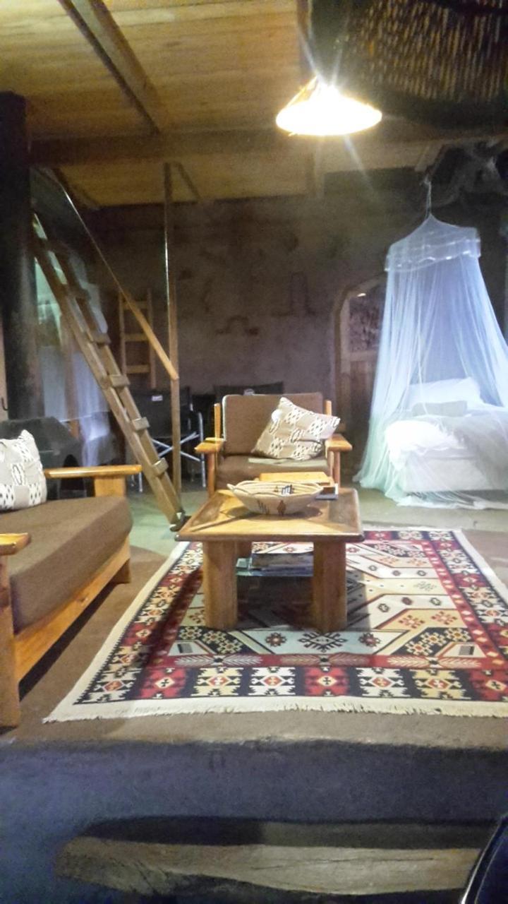 Bushwhacked Barberton Hotel ภายนอก รูปภาพ